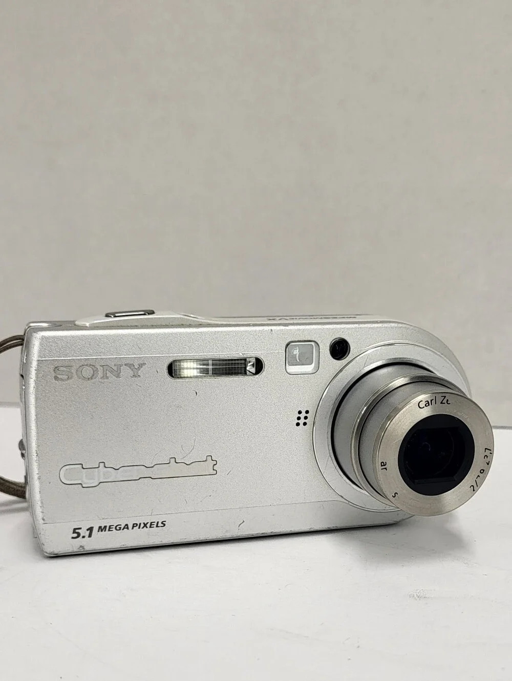 Sony Cybershot DSC-P100 5.1 MP Digital Camera With Memory Card, Battery Tested